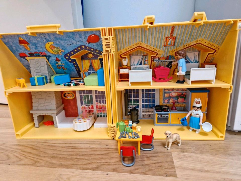 Playmobil Puppenhaus Haus zusammenklappbar. in Berlin