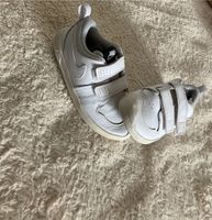 Schuhe Sneakers Nike Unisex 26 Hessen - Großkrotzenburg Vorschau