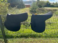 Satteldecken schwarz zusammen 20€ Niedersachsen - Celle Vorschau