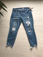 H&M Jeans Hose Girlfriend fit Risse Löcher 40 42 Hessen - Pohlheim Vorschau