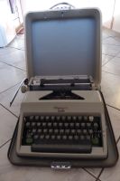 Koffer-Schreibmaschine Olympia Monika 1970er Jahre Bayern - Seeon Vorschau