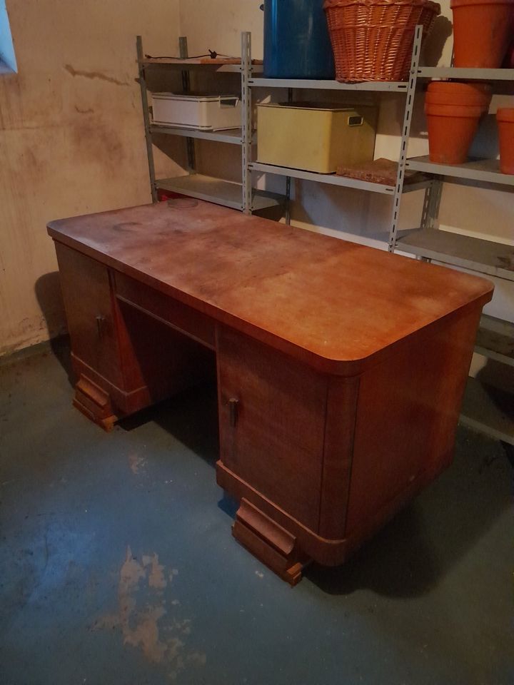 Schöner alter Massivholz Schreibtisch in Lengerich
