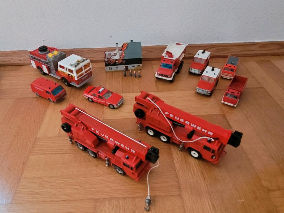 Siku Feuerwehr Konvolut, teils 70er Majorette in Hennef (Sieg)