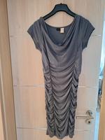 Graues figurbetontes Kleid mit Wasserfallausschnitt Größe 32/34 Bayern - Altdorf bei Nürnberg Vorschau