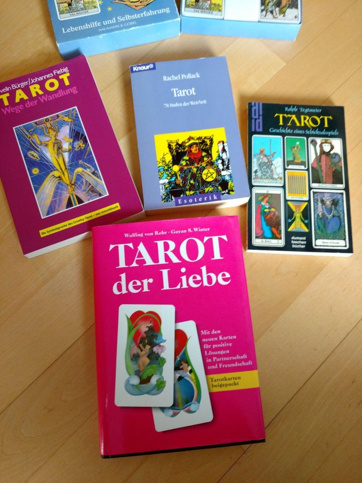 Tarot Set und Bücher, ab 5 € pro Buch oder im Paket in Gau-Algesheim