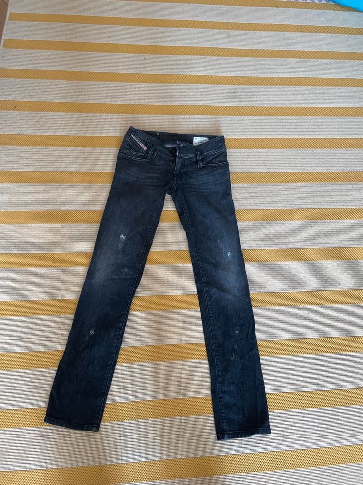 Diesel 24/32 schwarz graue Low waist Jeans ungetragene xxs in Hamburg