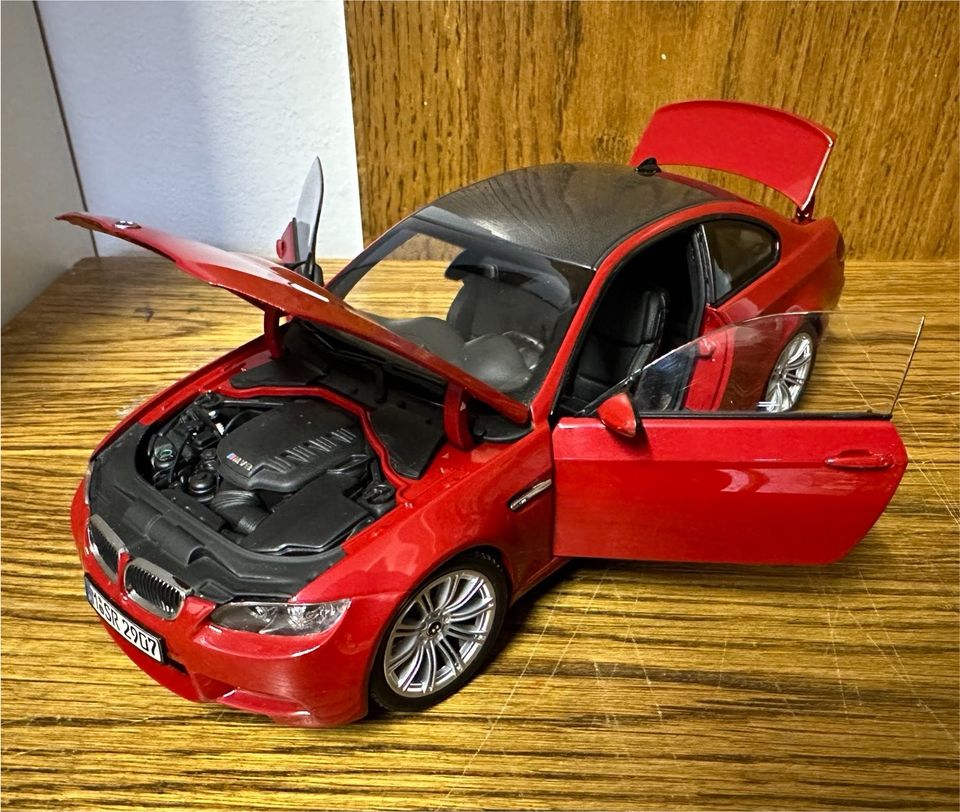 Modellauto 1:18 KYOSHO E92 BMW M3 Coupe in Frankfurt am Main