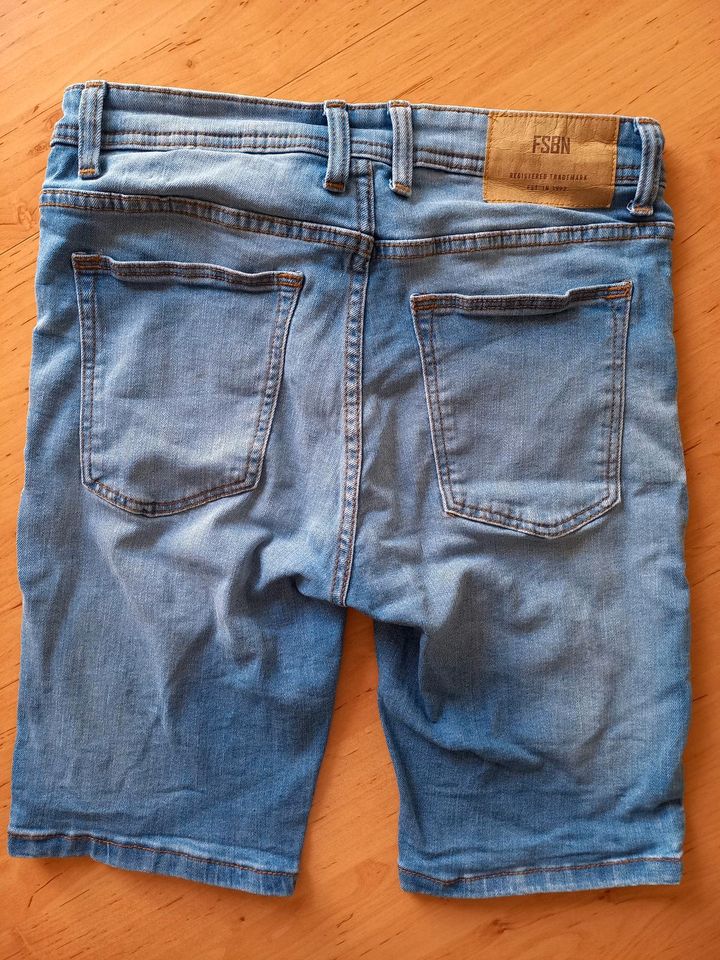 Jeans-Shorts für Jungen/Jugendliche, Gr. XS in Leipzig