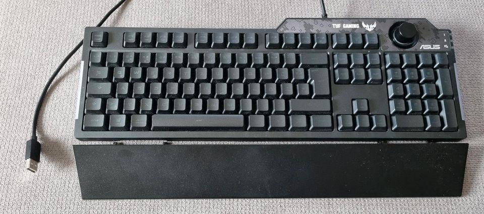 ASUS TUF Gaming K1 Tastatur in Wettenberg