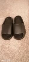 Sommer Schuhe Sandalen yeezys slides schwarz 43 Bayern - Dietmannsried Vorschau