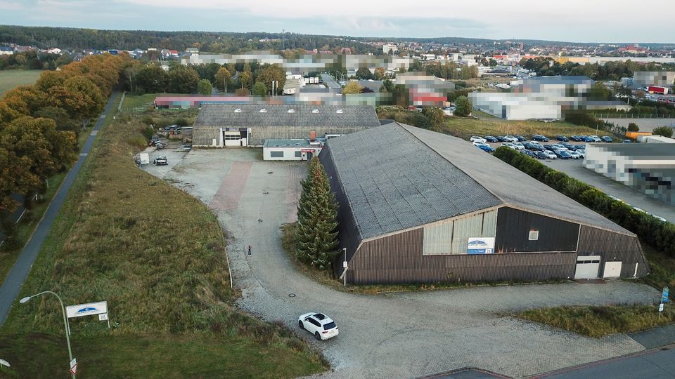 Direktlage an der A2 - Lagerhallen und Bürogebäude auf 13.500 m² in Helmstedt