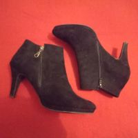 High Heels Stiefel Stiefeletten schwarz Wildleder Gr. 41 Hessen - Fulda Vorschau