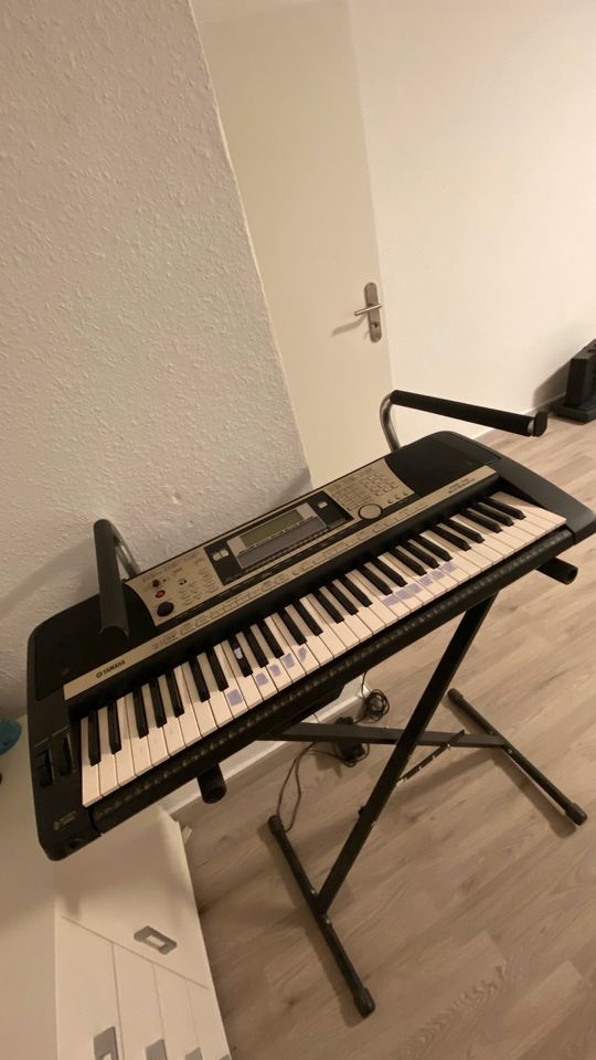 Keyboard Yamaha PSR-740 in Duisburg