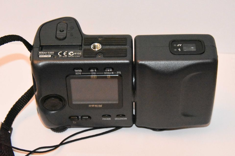 Nikon Coolpix 990 E990 aus erster Hand in Rüdesheim