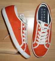 Tommy Hilfiger Sneaker Gr. 37 rot/weiß Canvas Freizeitschuhe Baden-Württemberg - Hemmingen Vorschau
