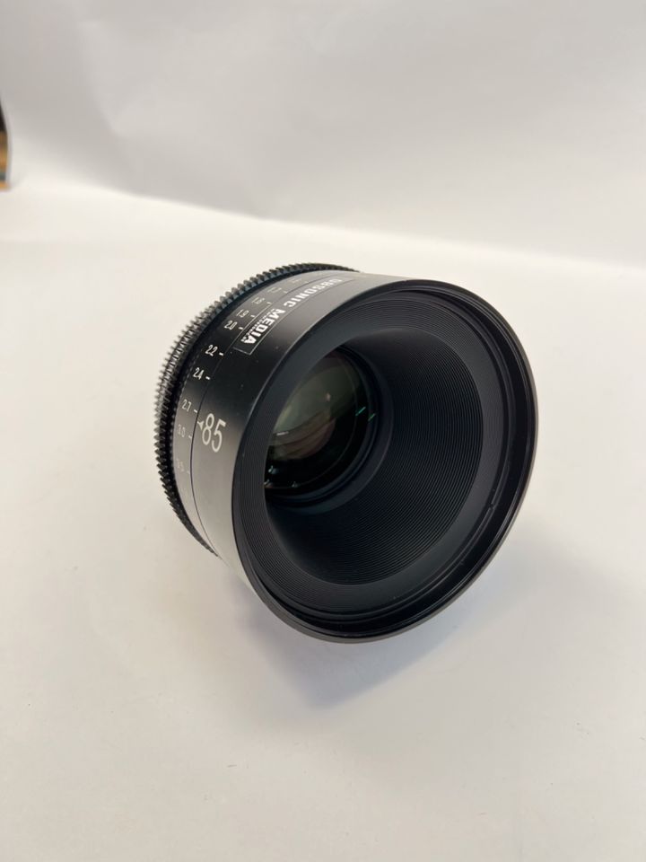 Xeen Samyang Rokinon FF Lens Kit EF 14-24-35-50-85mm/Hardcase in Niederfell