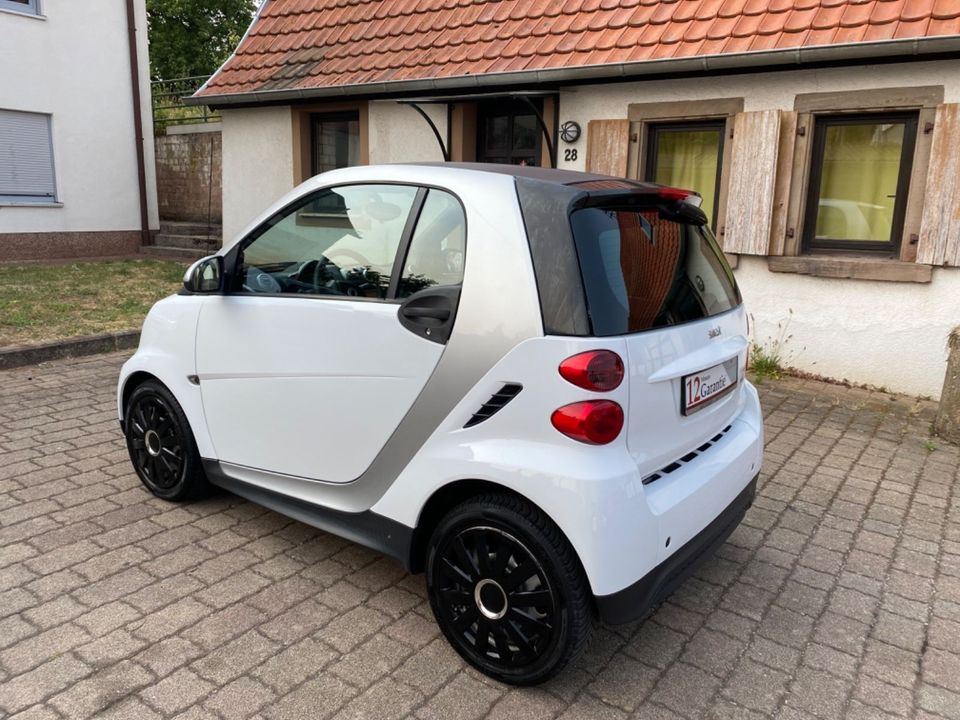 Smart ForTwo fortwo coupe Micro Hybrid Drive TOUCH SHZ in Lohnsfeld