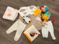 Baby Kleider (56)/-Spielzeugpaket - SELBSTABHOLER! Niedersachsen - Osnabrück Vorschau