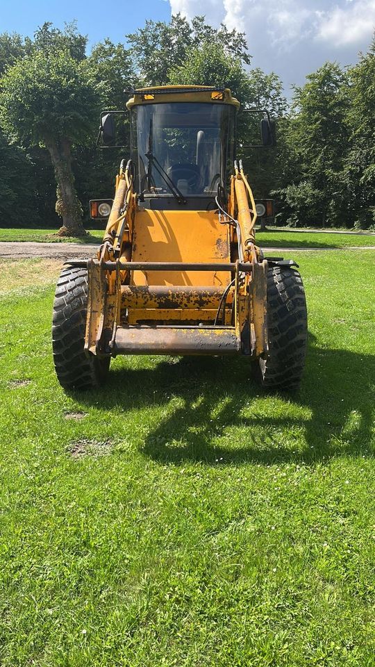 JCB 411 Radlader in Grube Holst