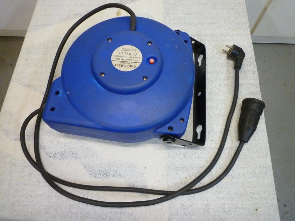 Planeta Automatischer Kabelaufroller CR 605103 S mit 10 m Kabel in Wunstorf