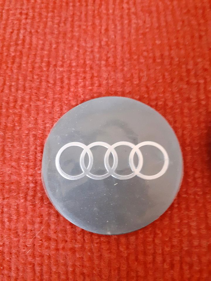 2 x Audi Embleme Durchmesser ca. 5,8 cm in Winnenden