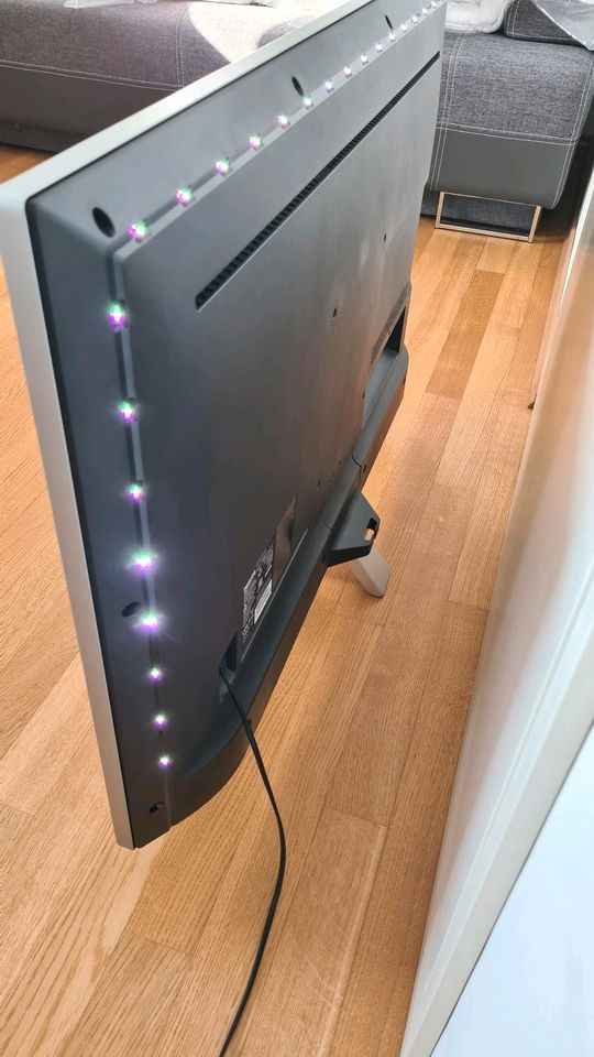 Smart TV mit Beleuchtung Philips 46 Zoll in Frankfurt am Main