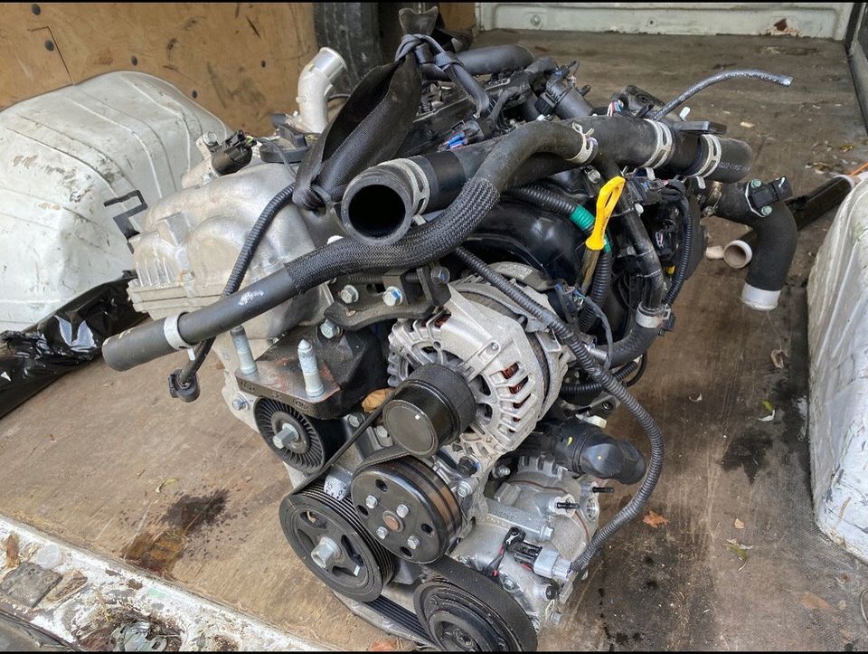 MOTOR HYUNDAI KIA 1.6T-GDI G4FJ 184PS bj20 Komplett NEU in Berlin