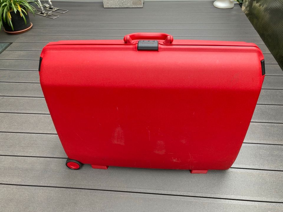 Großer Koffer Reisekoffer Hartschalenkoffer von Samsonite in rot in Hennef (Sieg)