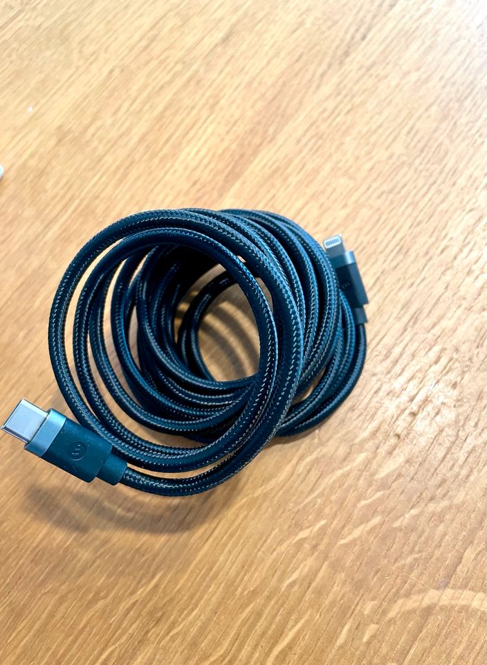 USB-C auf Lightning Kabel (3m) schwarz in Hamburg