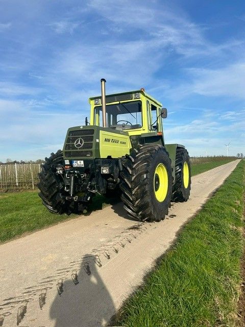 Mercedes-Benz Traktor / MB Trac  1300 in Korschenbroich