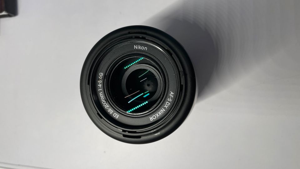 Nikon AF-S DX Zoom-Nikkor 55-200mm 1:4-5,6 G ED Objektiv in Setzin