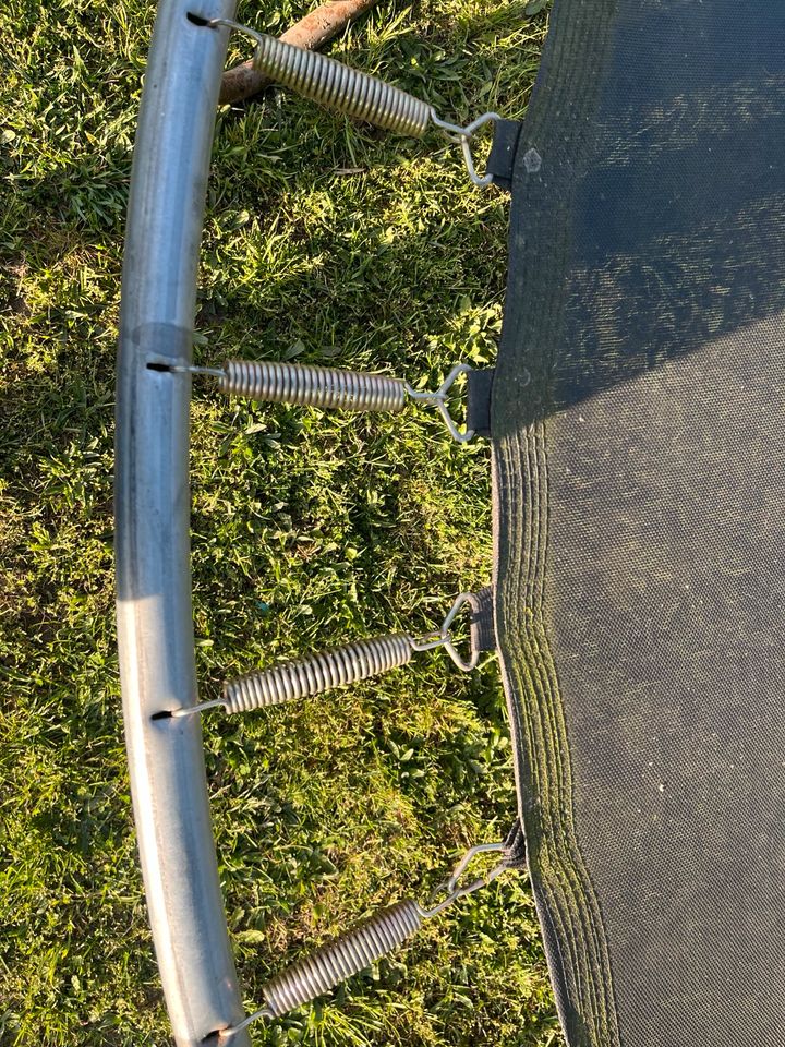 Outdoor Trampolin rund ohne Netz 305 cm in Nassenheide