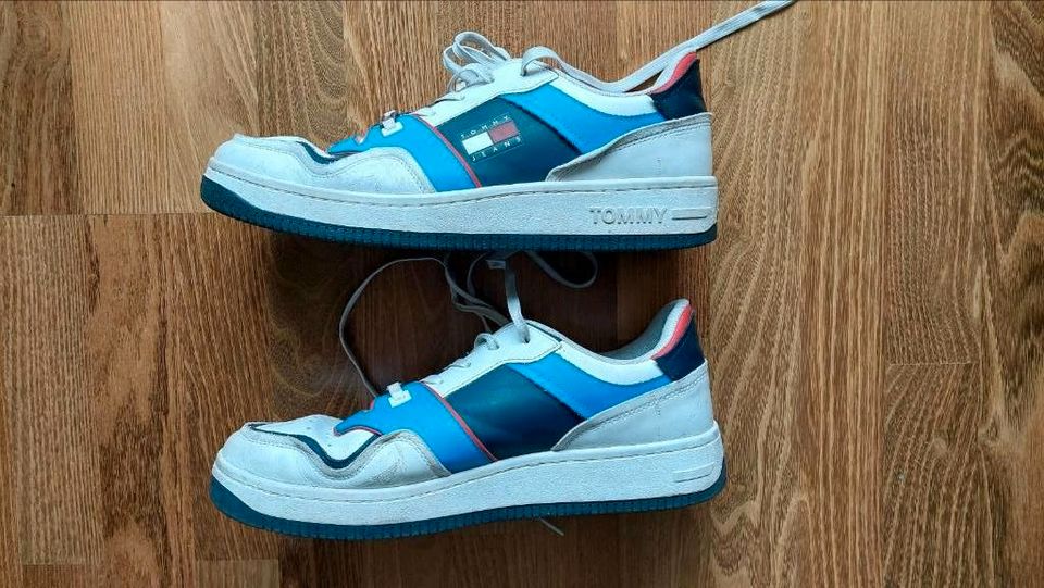 Tommy Hilfiger Schuhe Größe 45, Sneaker in Rheinland-Pfalz - Neustadt an  der Weinstraße | eBay Kleinanzeigen ist jetzt Kleinanzeigen