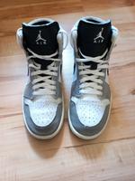 Nike Air Jordan Gr. 41 weiß/ grau Bayern - Kleinostheim Vorschau