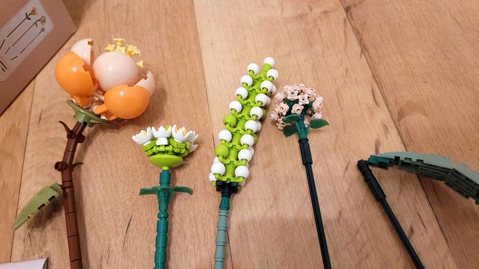 Blumenstrauß aus Miniklemmbausteinen in Hamburg