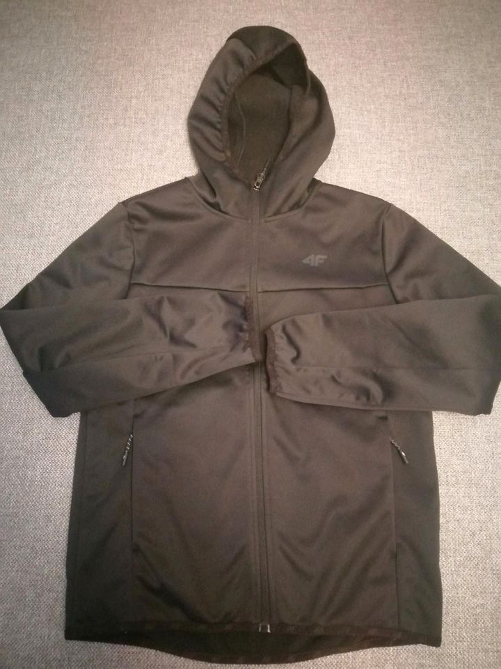 Soft shell Jacke Gr. 158 / 4F in Duisburg