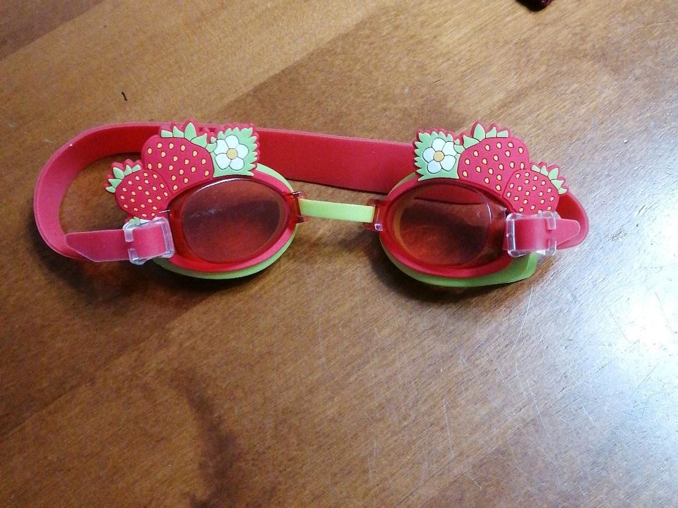 Schwimmbrille tauchbrille rot mädchen mit erdbeeren Motiv von DM in Bonn