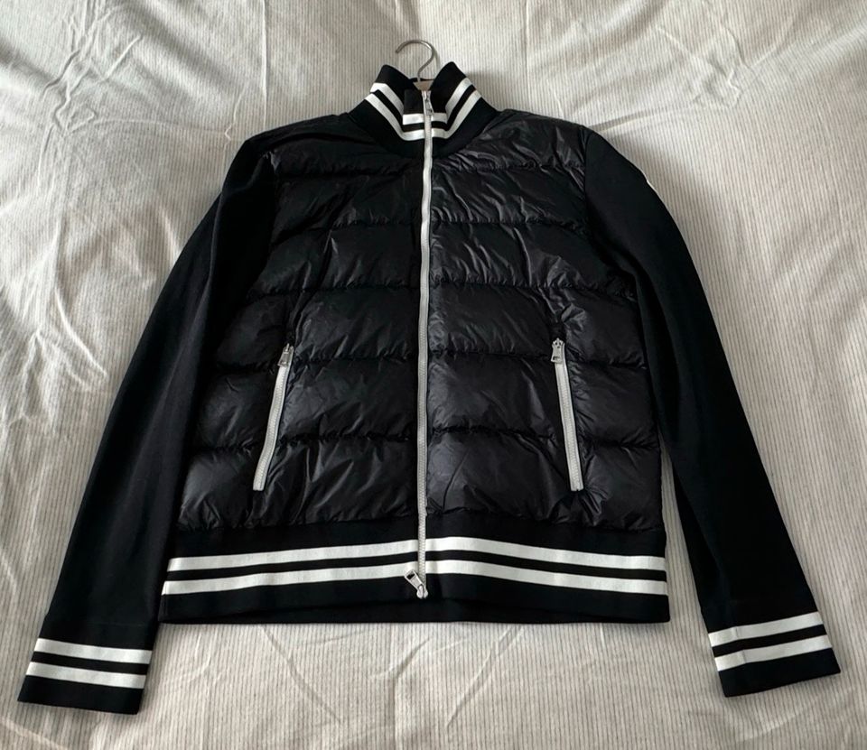 Moncler Jacke Schwarz - Gr. 6 / XXL in Wathlingen