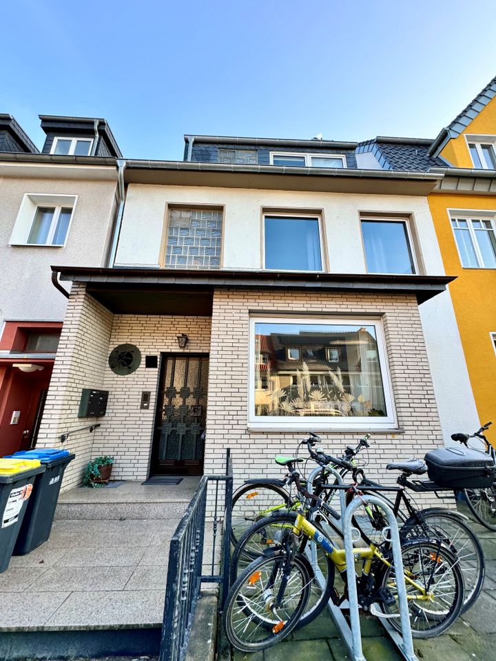 *Charmantes Reihenmittelhaus im wundervollen Köln-Braunsfeld* *Provisionsfrei* in Köln