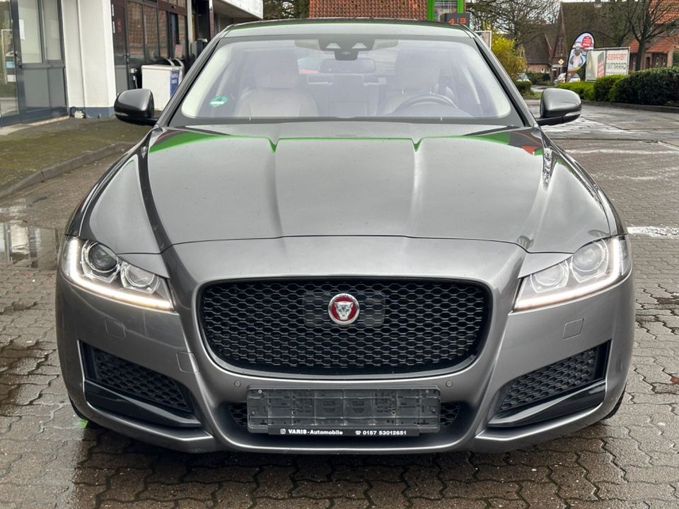 Jaguar XF 3.0 V6 Aut. KAMERA/ DIG*TACHO/ SPUR/ TÜV-NEU in Beckdorf