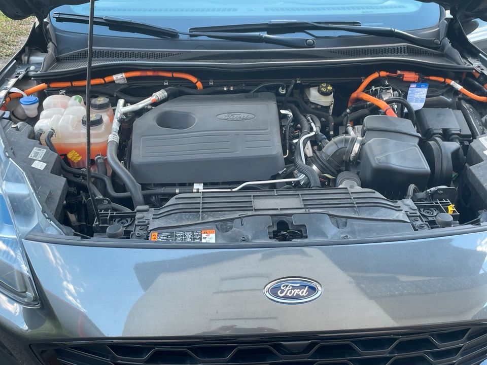 Verkaufe Ford kuga Pflug Hybrid ST in Aalen