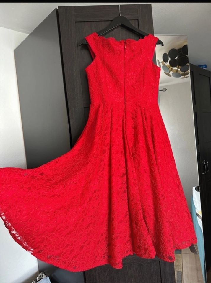 Rotes Festliches Kleid Spitze in Rodenbach