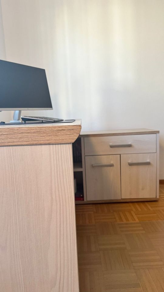 Bürotisch mit Schränkchen und Schublade in Karlsruhe