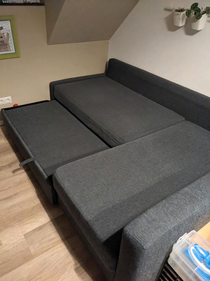 Couch mit Schlaffunktion in Bamberg