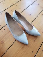 Unisa Pumps Lack Leder 38 Hochzeit creme spitz Schuhe Niedersachsen - Alfeld (Leine) Vorschau