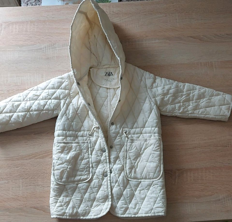 Mantel für Mädchen  Marke Zara in Bad Laasphe