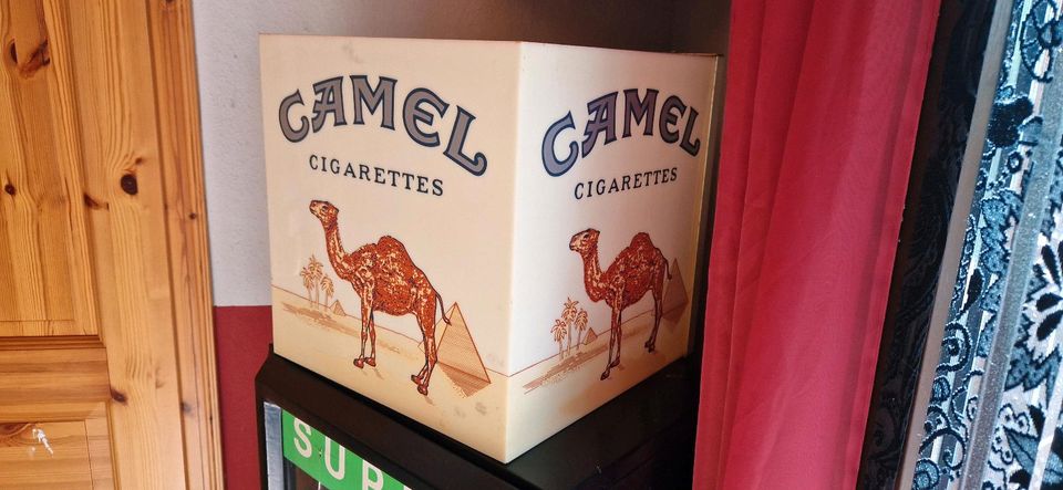 Leuchtreklame Camel Würfel in Langwedel