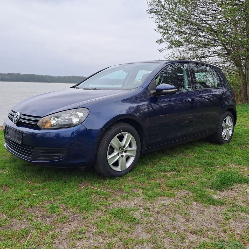 Golf 6 Garagenwagen Klima in Röbel