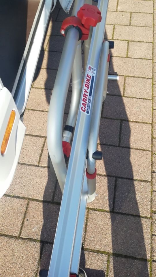 Neuwertiger Radträger Carry Bike Plus, in Kämpfelbach
