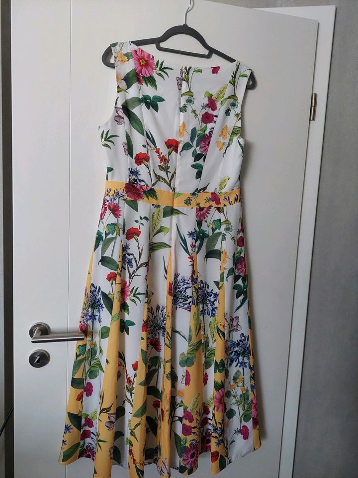 Sommerkleid mit Glockenrock Gr 14 / 42 in Erkelenz